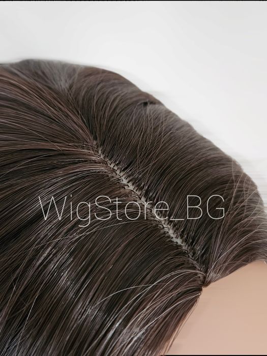 Кестенява перука на леки кичури без бретон