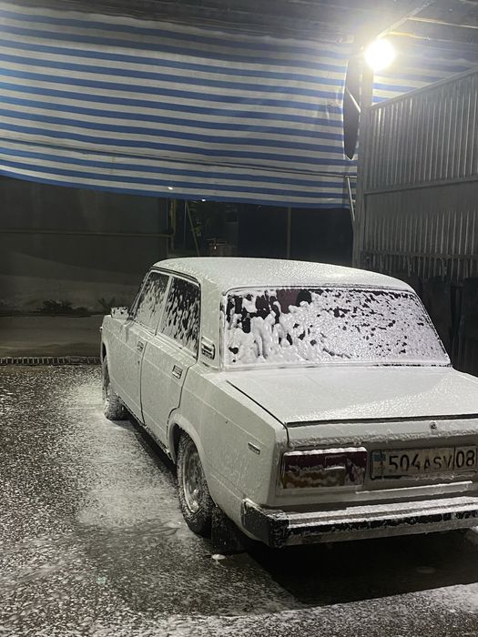 Машина на ходу со