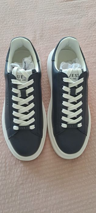 Чисто нови обувки GUESS