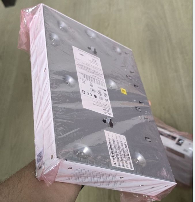 Switch Cisco Catalyst C1000-8T-E-2G-L – Noi, nefolosite