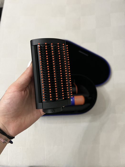 Продавам Dyson HS08 id