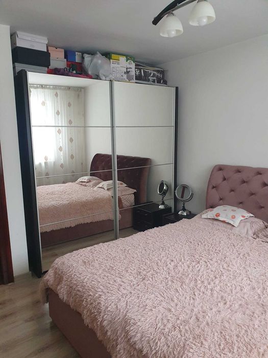 Vand apartament 2 camere zona Industriala str Cornisa