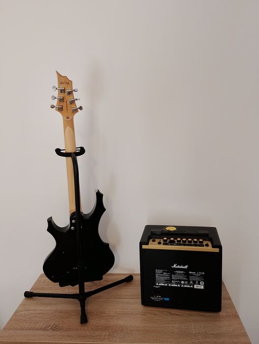Chitara electrica si amplificator Marshall
