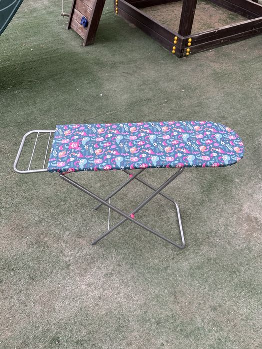 Игрушечная гладильная доска