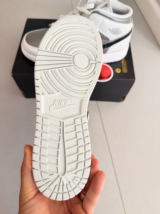 Air Jordan 1 Mid “Inspired by the greatest”