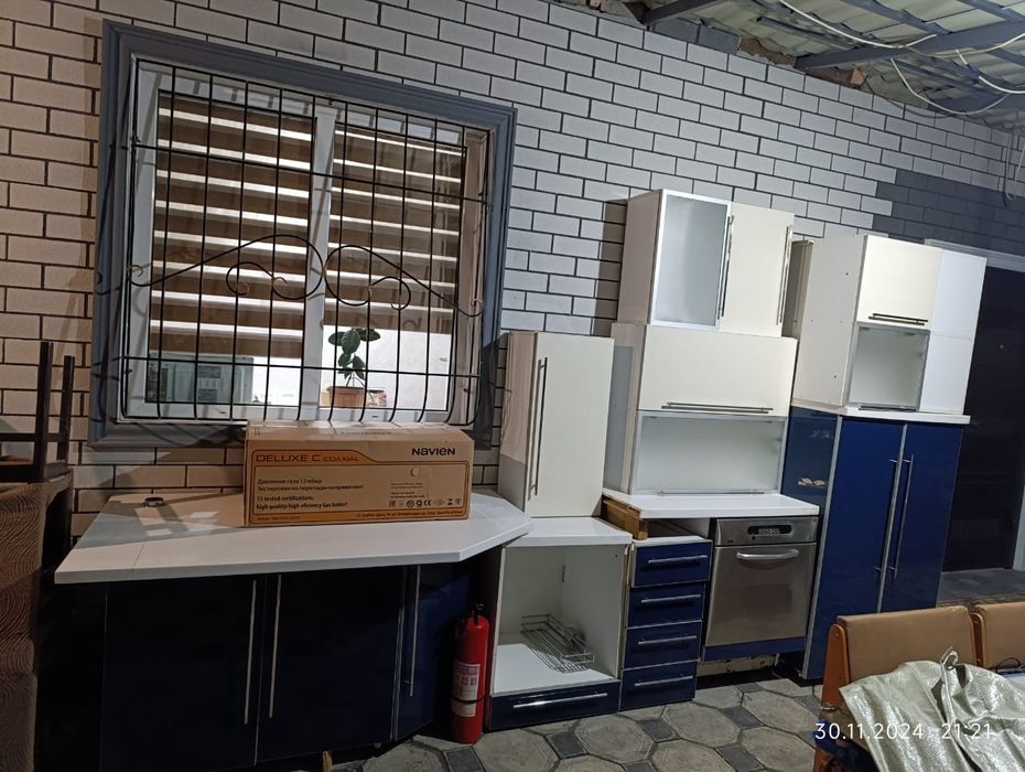 СРОЧНО ! Продам кухонный гарнитур