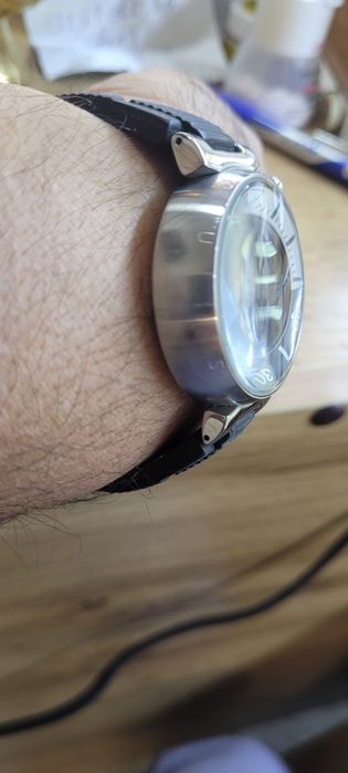 Продается часы LOUIS VUITTON автоподзавод,без коробки и документов.