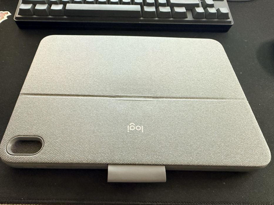 Logitech Combo Touch для ipad 10/ A16