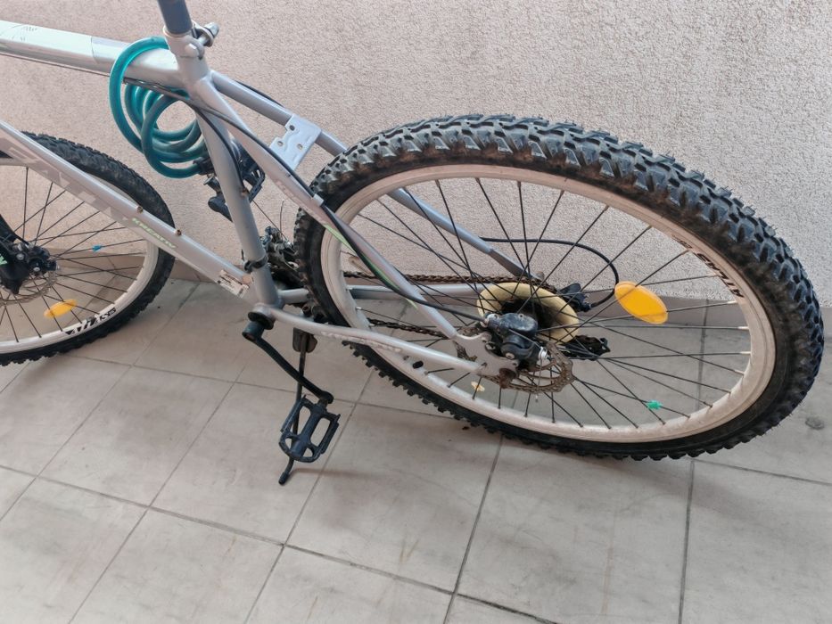 Vand o bicicleta in stare foarte buna folosita foarte putin