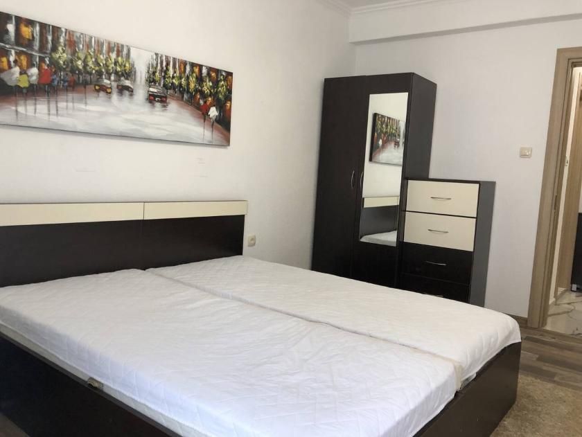 Дава се под наем Тристаен апартамент в Пловдив, Кършияка - 108 кв.м за 550 € - Снимка #3