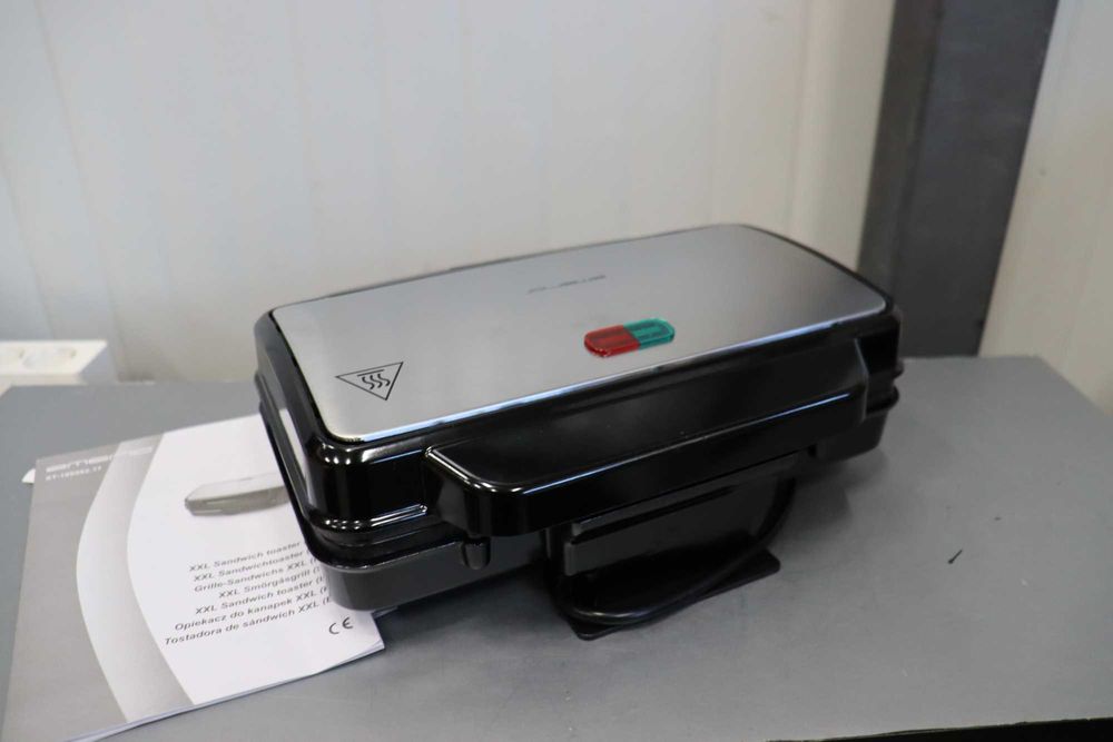 Сандвич тостер Emerio ST-109562, Без изтичане, 900 W