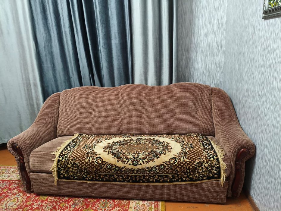 Отдам диван бесплатно самовывоз