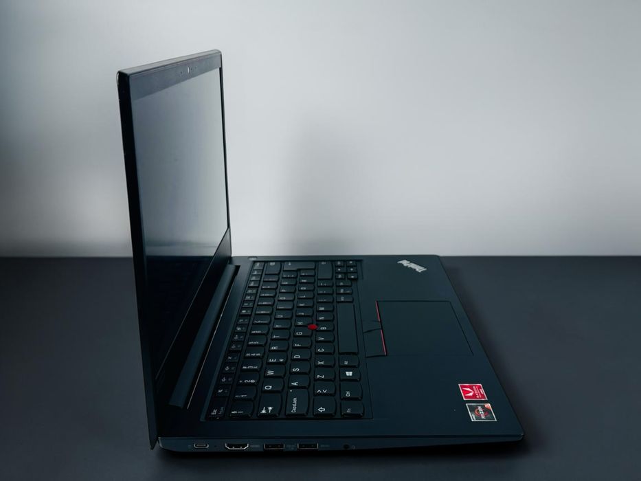 Лаптоп Lenovo ThinkPad E495 14" AMD Ryzen 3 3200U 2.60GHz 16GB RAM 256GB SSD Гаранция!