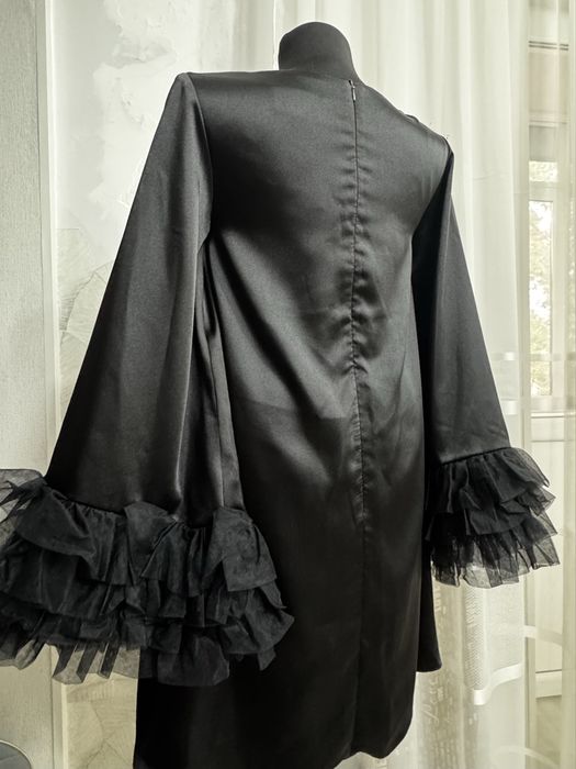 Продам стильное чёрное платье Bonitto Collection