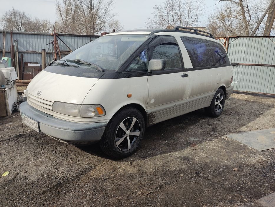 Продаю Тойота превия 1995год