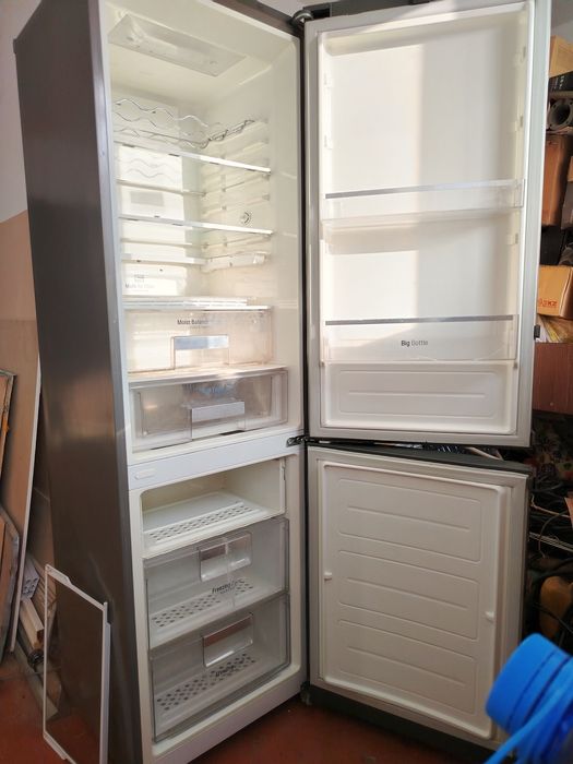 Продаётся Холодильник LG