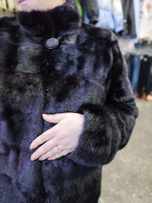 Продам норковую шубу.размер 52