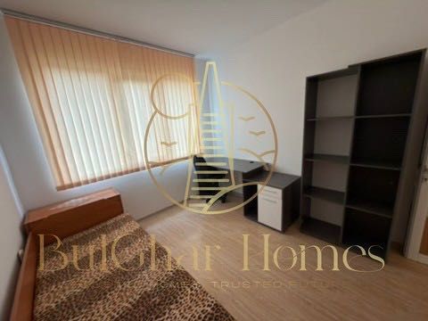 Дава се под наем Тристаен апартамент в Варна, Лятно кино Тракия - 100 кв.м за 612 € - Снимка #2