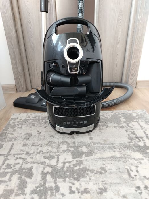 Aspirator cu sac Miele