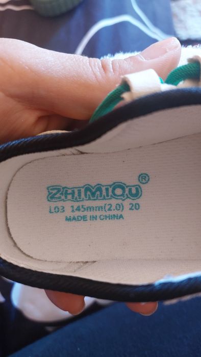 Adidași noi temu
