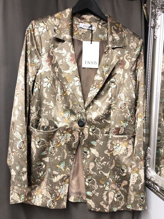 Дамско сако Ново