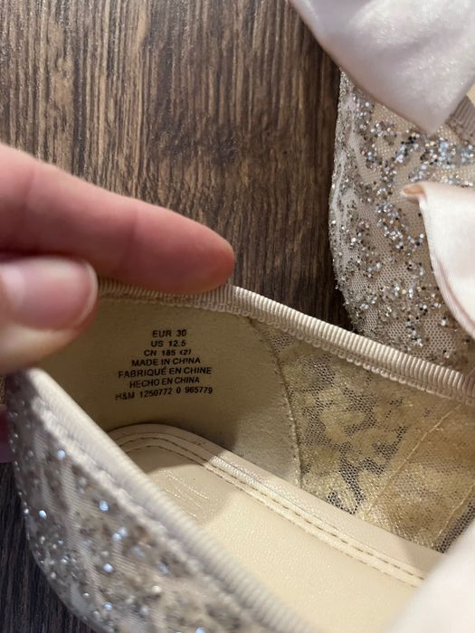 Обувки с панделка hm