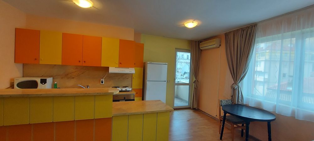 Дава се под наем Двустаен апартамент в Асеновград - 60 кв.м за 306 € - Снимка #1
