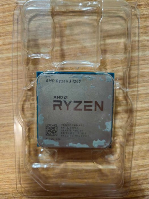 Процесор AMD Ryzen 3 1200 AM4 + охладител