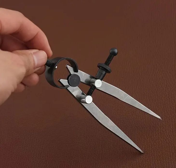 Цыркуль металлический. Стальной.