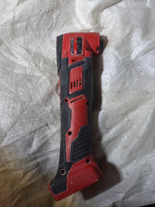 Milwaukee multifuncționa m18