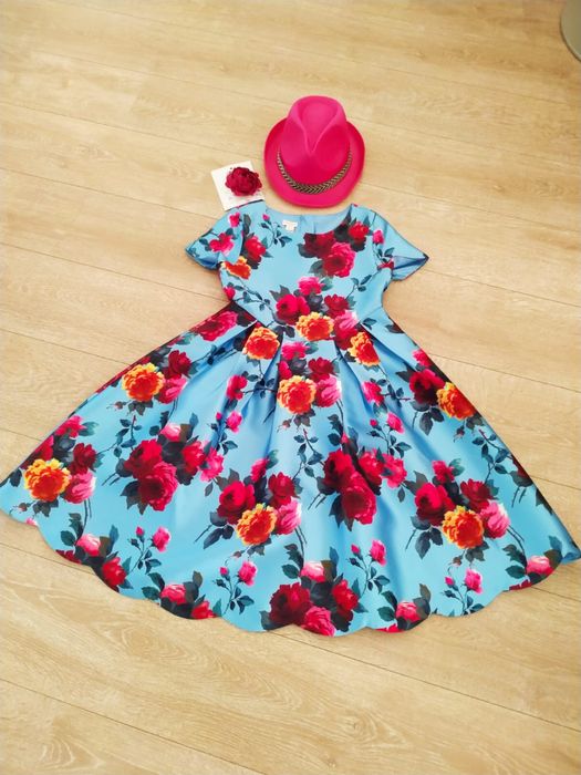 Нарядные костюмы и платья для девочки 9 лет