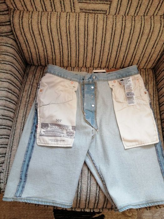 LEVIS pantaloni scurți model 501 marimea 30  Noi