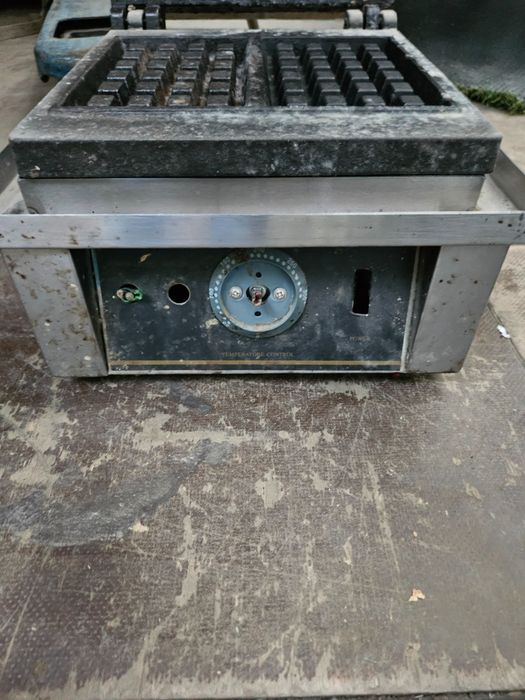 Вафельница бутербродница электровафельница