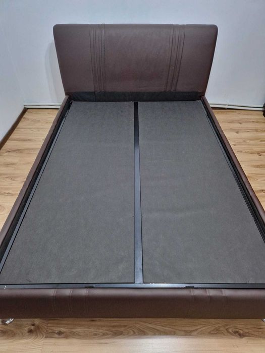Pat de vânzare. 140/200 cm.