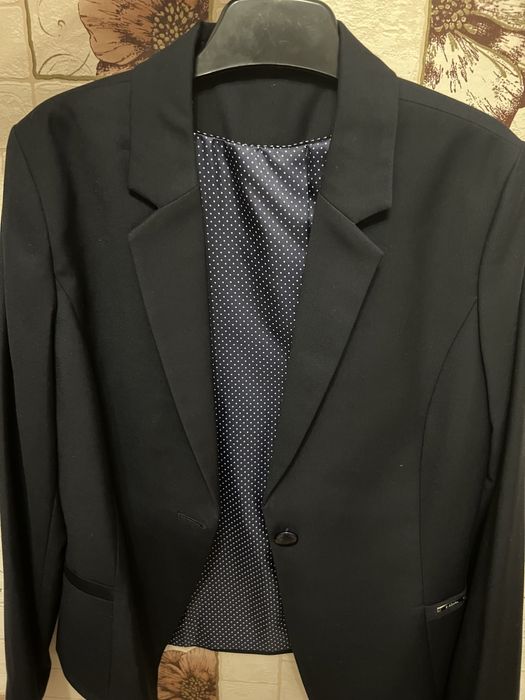 Продается школьный пиджак