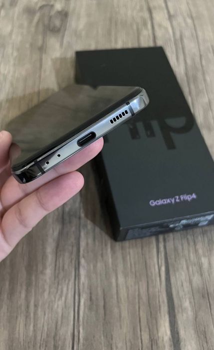 Samsung z flip4 8/256