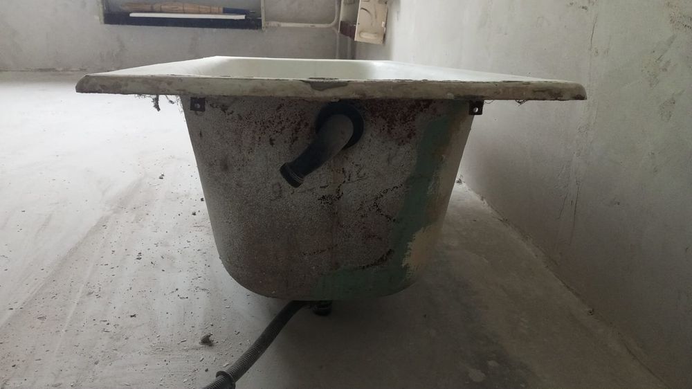 Продается чугунная ванна