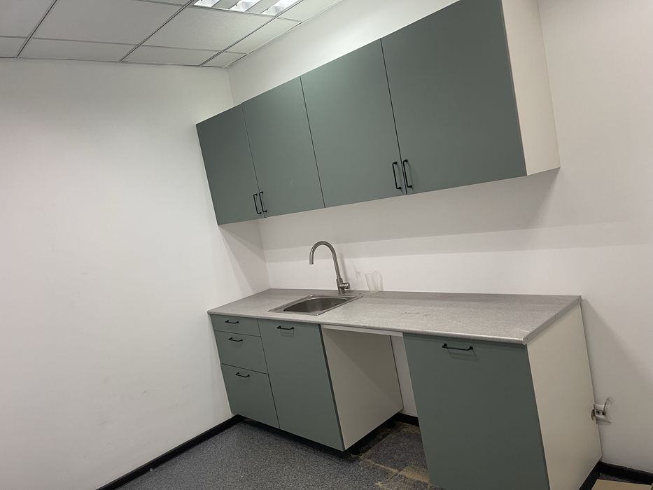 Продается кухонный мебель