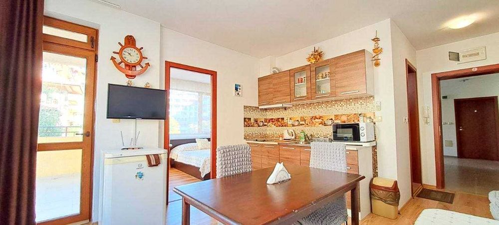 Продава се Двустаен апартамент в Свети Влас - 60 кв.м за 7 €/кв.м - Снимка #2