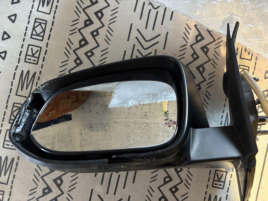 Продам зеркало toyota rav4