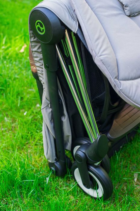 Cybex Coya Mirage Grey / Chrome + подарък зимен чувал Cybex