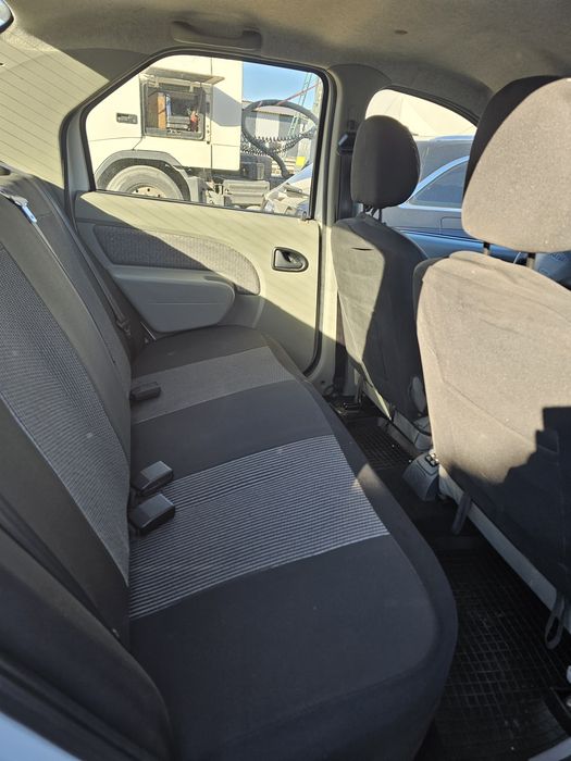 Dacia Logan 1.6i