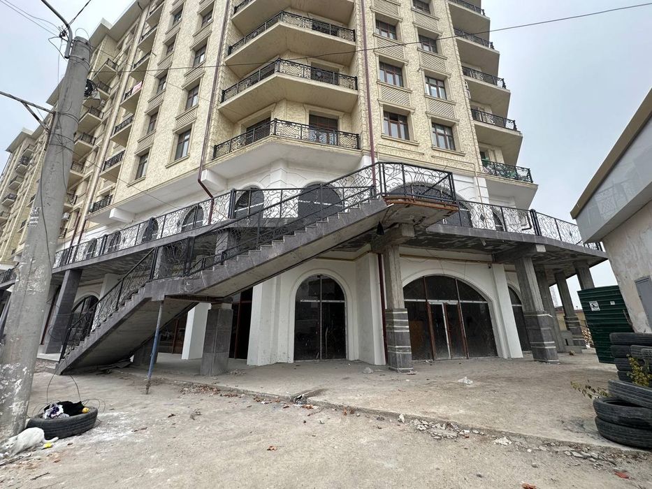 Срочно продается коммерческое помещения 400 кв.м Узбум первая линия