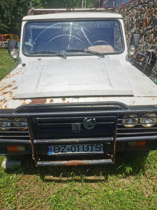 ARO camioneta, motor Brașov, în patru trepte, șasiu este recondiționat, sistem de frânare fața , pe discuri.,motor și cutie de viteze în cinci trepte,