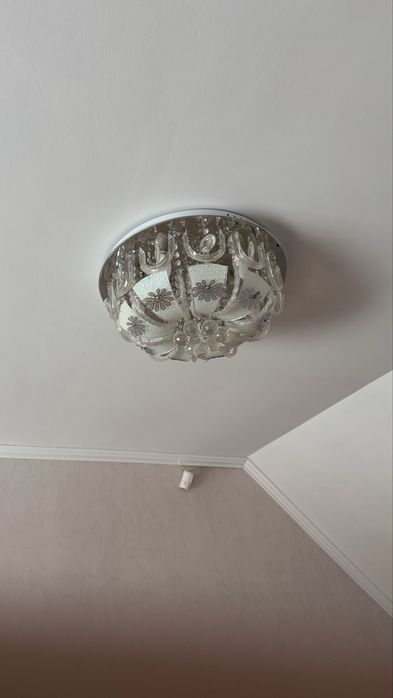 Продам люстру рабочую