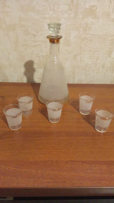 Штоф СССР, со стопками и др.
