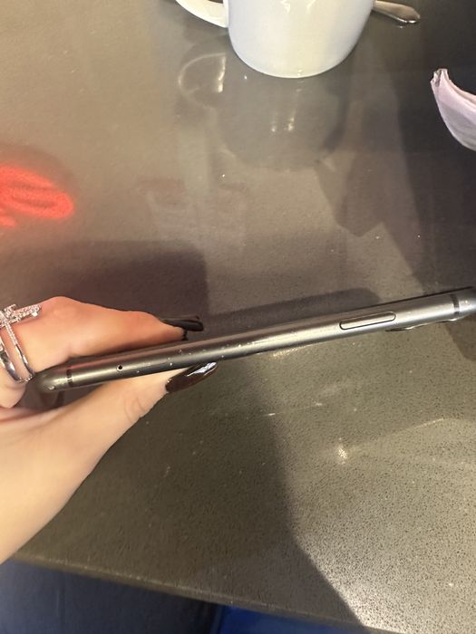 Срочно продам  iPhone 11