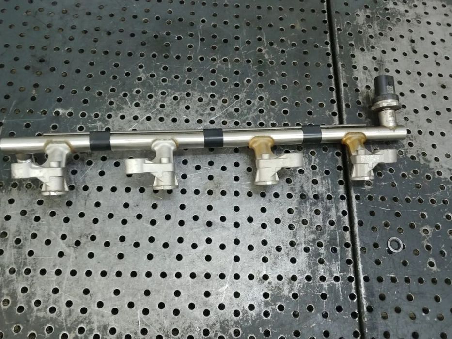 rampa injectoare 2.0b pe skyactiv  mazda cx-3 2021 pe2713150