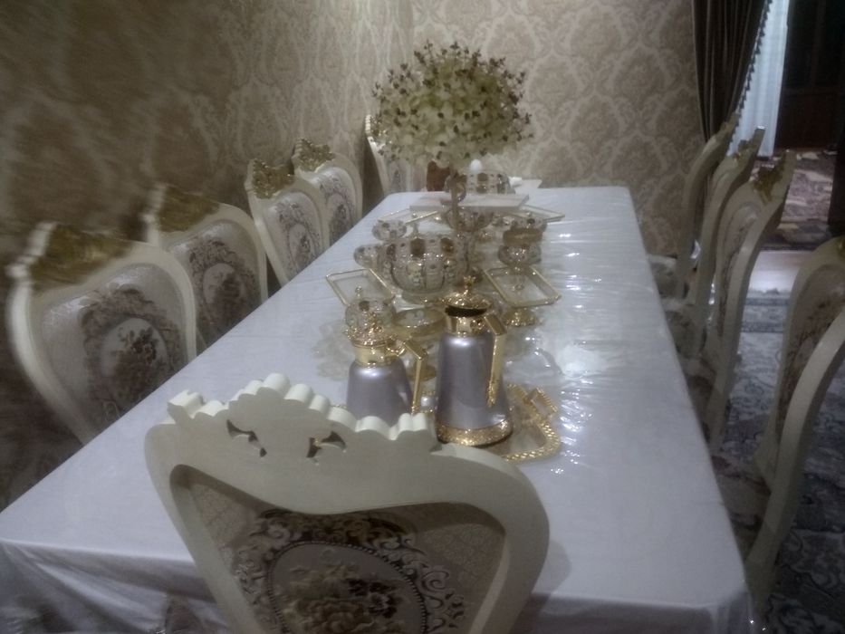 Продается стол и стулья