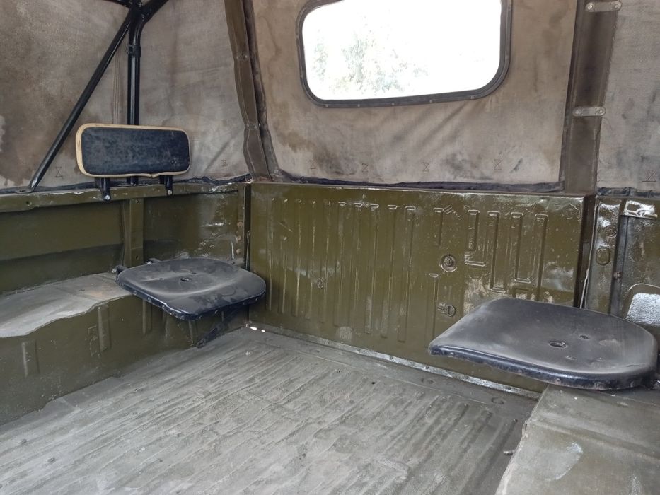 UAZ 469 sotiladi
